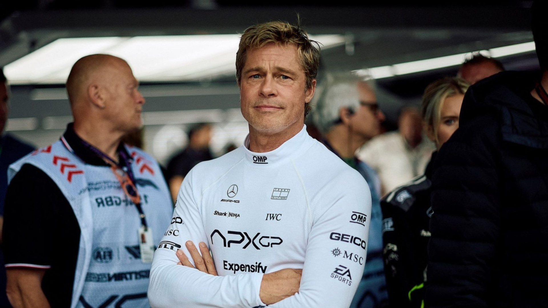 Brad Pitt en tenue de pilote dans F1