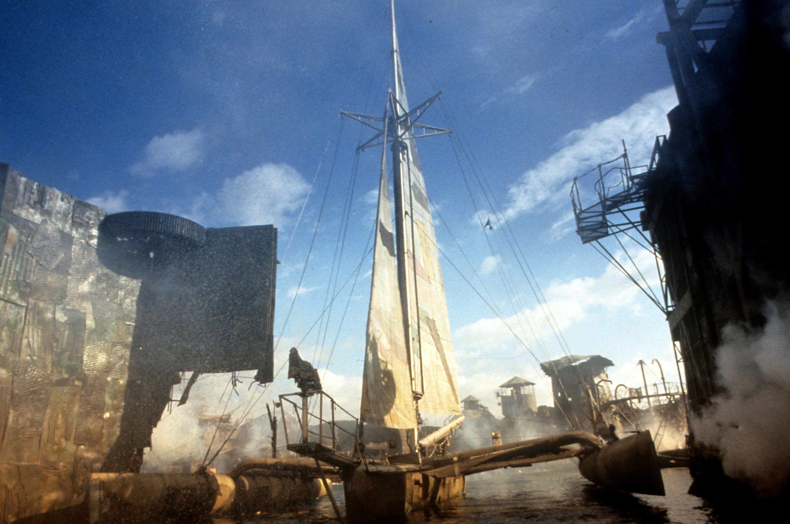 Le trimaran entre dans l'atoll Waterworld, Universal Pictures - © 1995
Archive Photos/Getty Images - © 2012 Getty Images