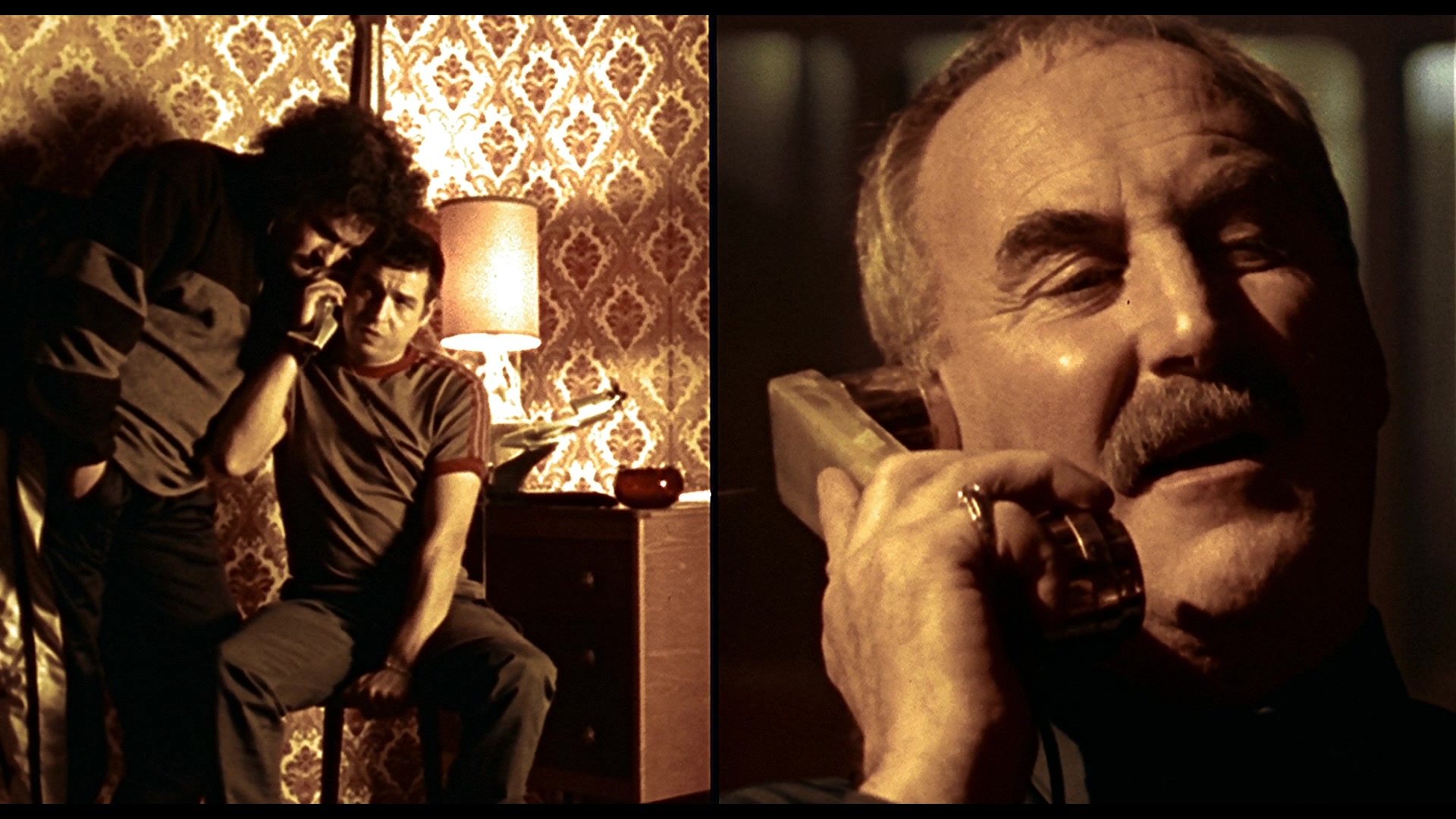 Scène en split screen : à gauche, deux voleurs employés par Barry, à droite, Harry qui les menace au téléphone