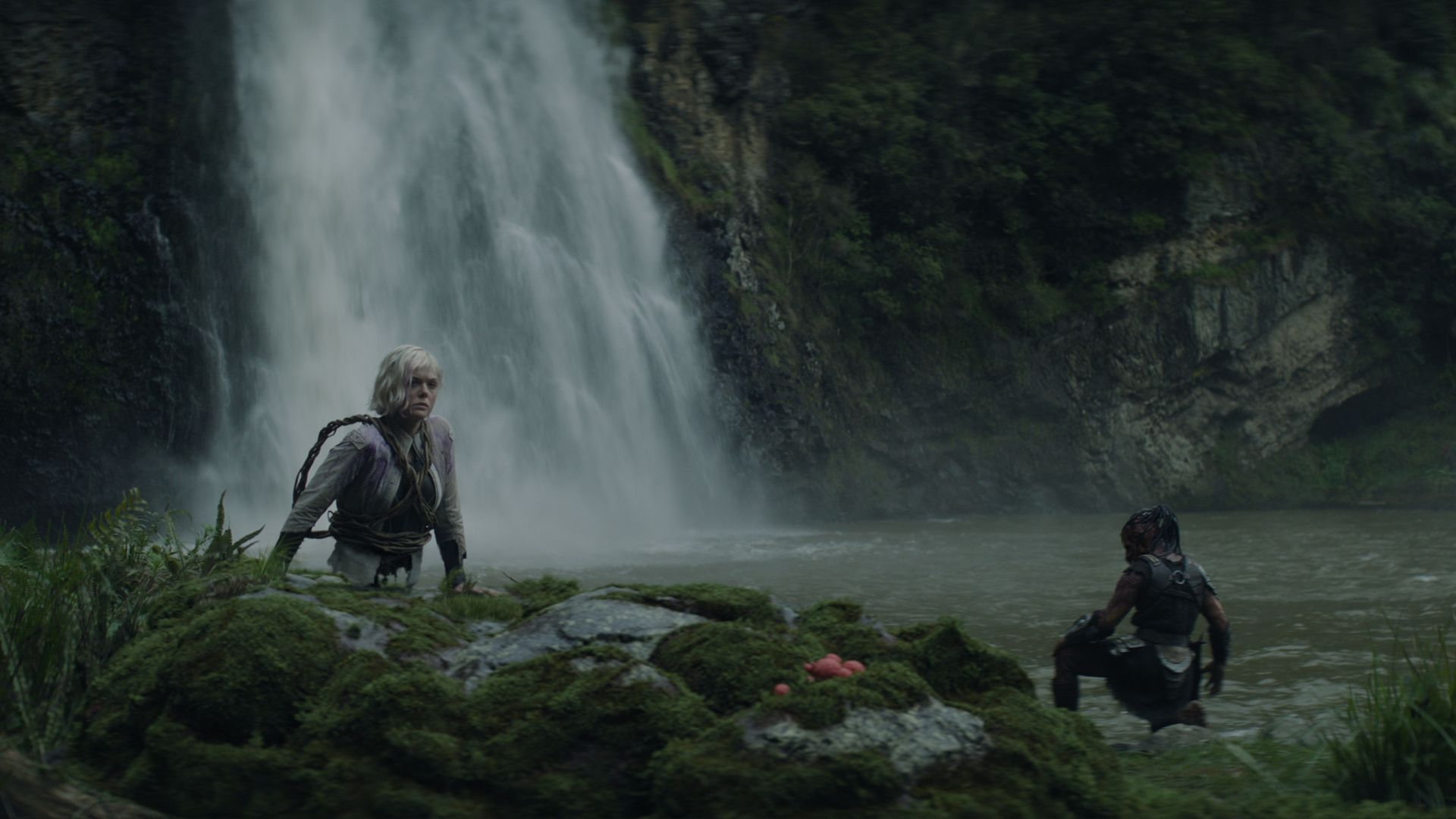 Elle fanning dans Predator Badlands