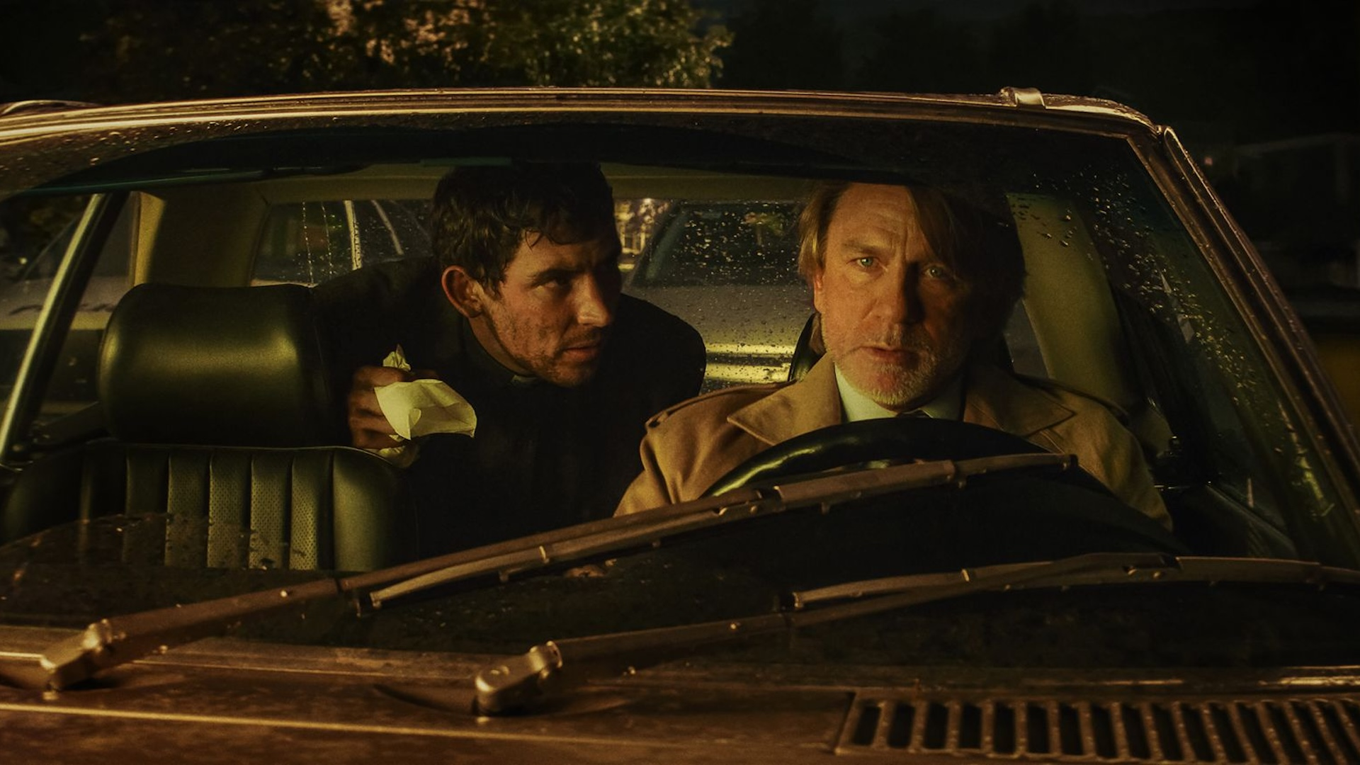 dialogue dans la voiture de wake up dead man