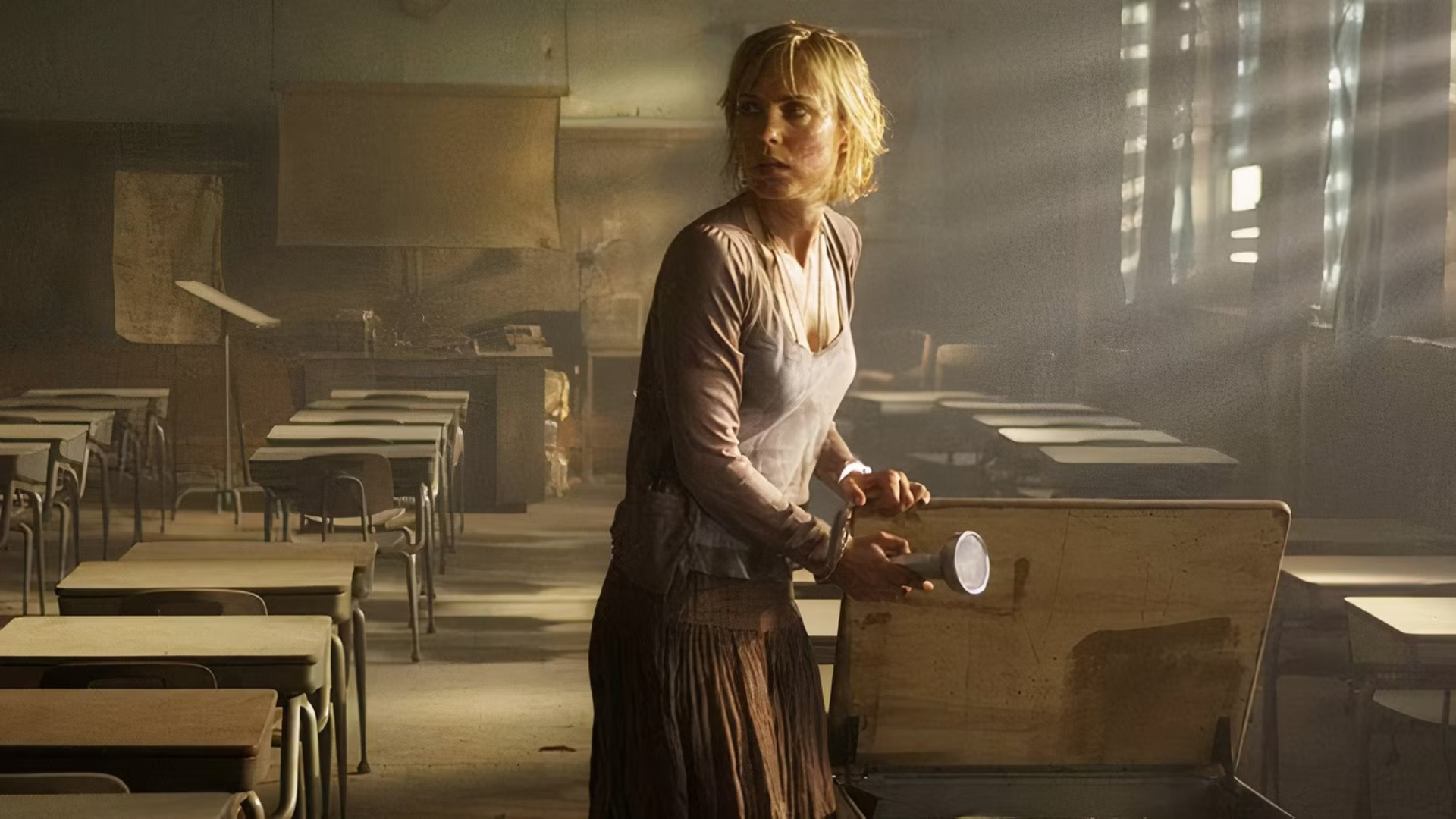 Rose Da costa dans la salle de classe de silent hill