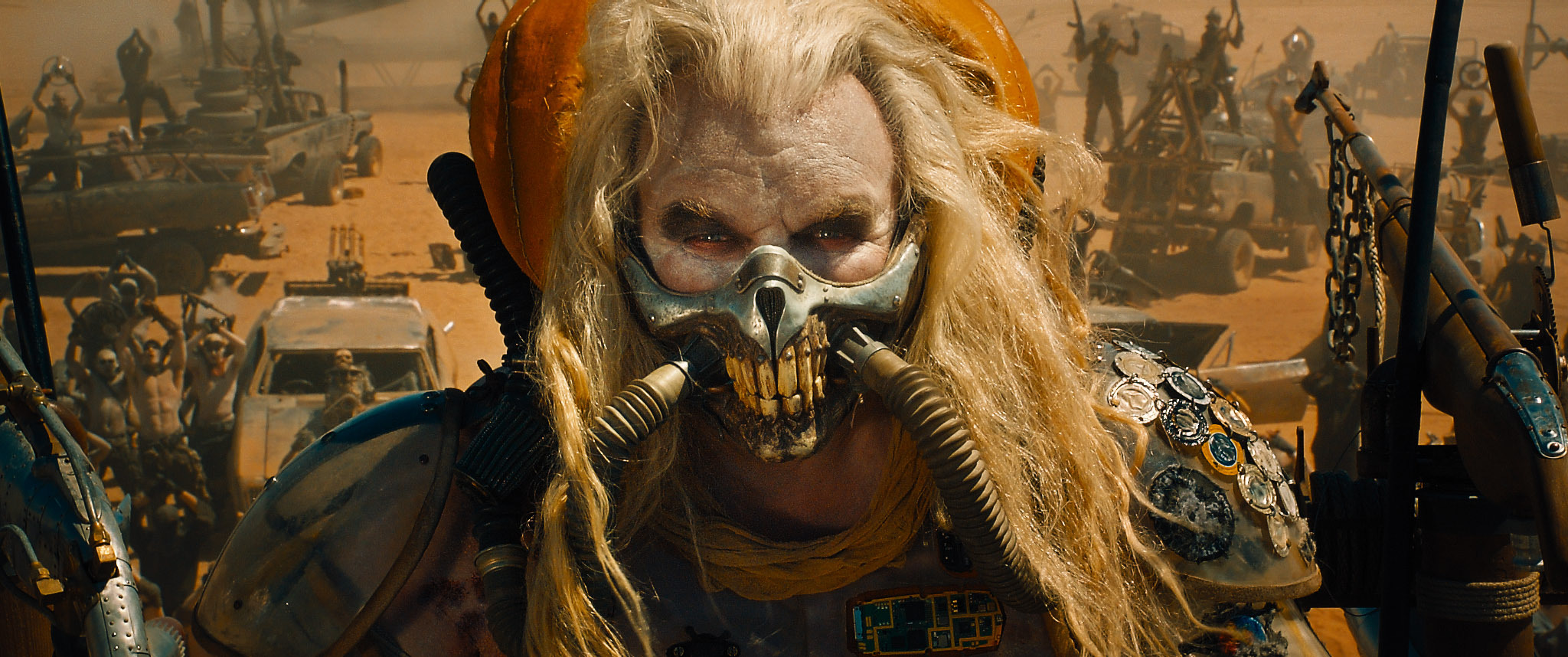 Immortan Joe menant ses troupesMad Max: Fury Road © 2012 Warner Bros. Entertainment Inc.