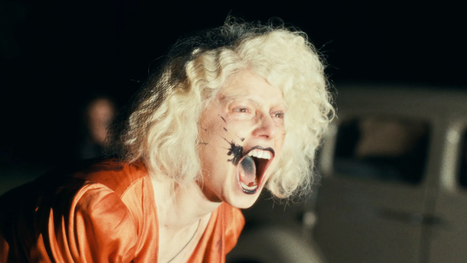 Jessie Buckley dans the bride